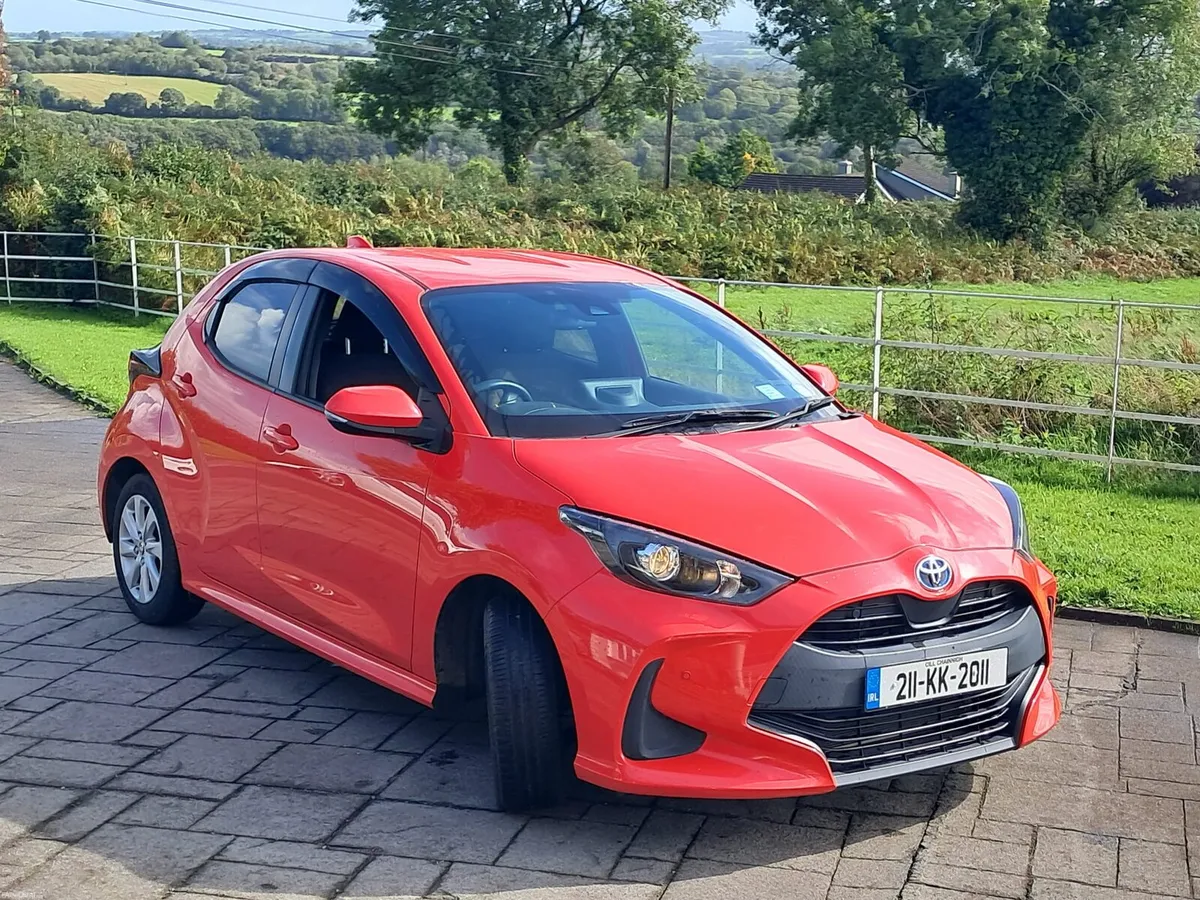2021 Toyota Yaris Hybrid 1.5 - Excellent Condition - Image 1