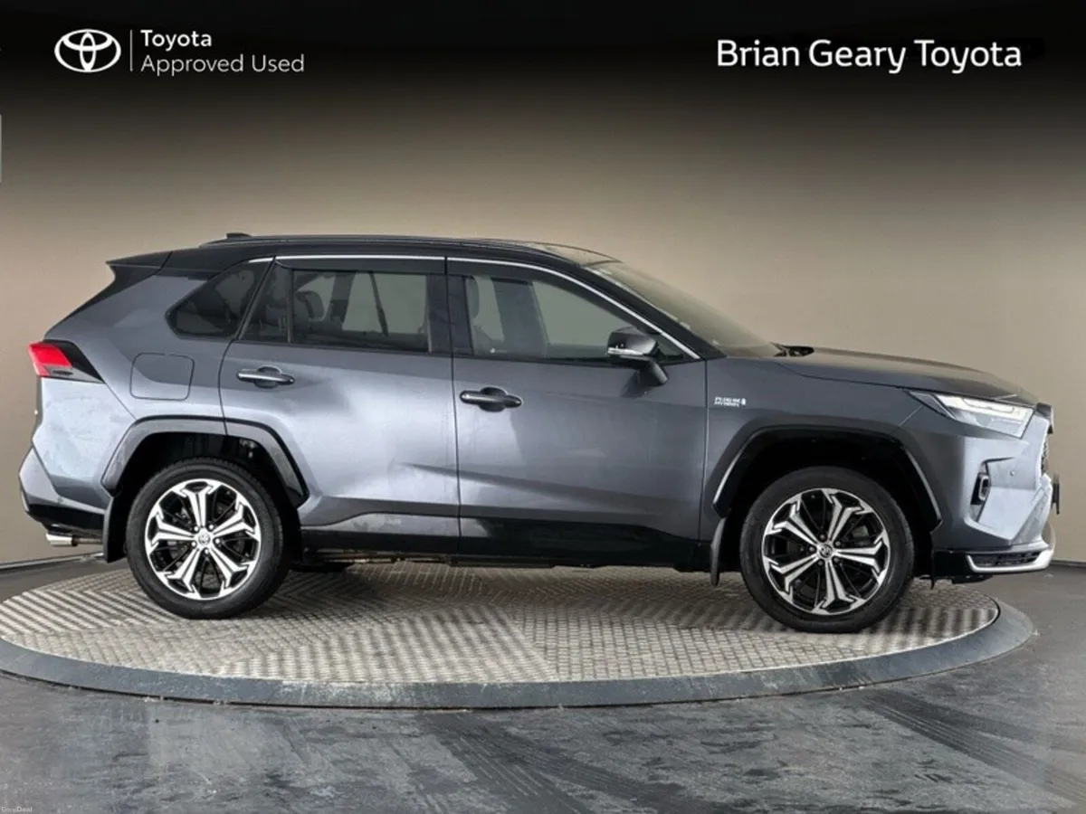 Toyota RAV4 PLUG-IN HYBRID SPORT - Image 3