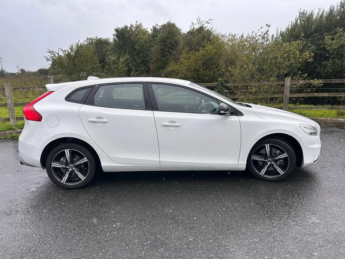 Volvo V40 NCT 07/28 - Image 3