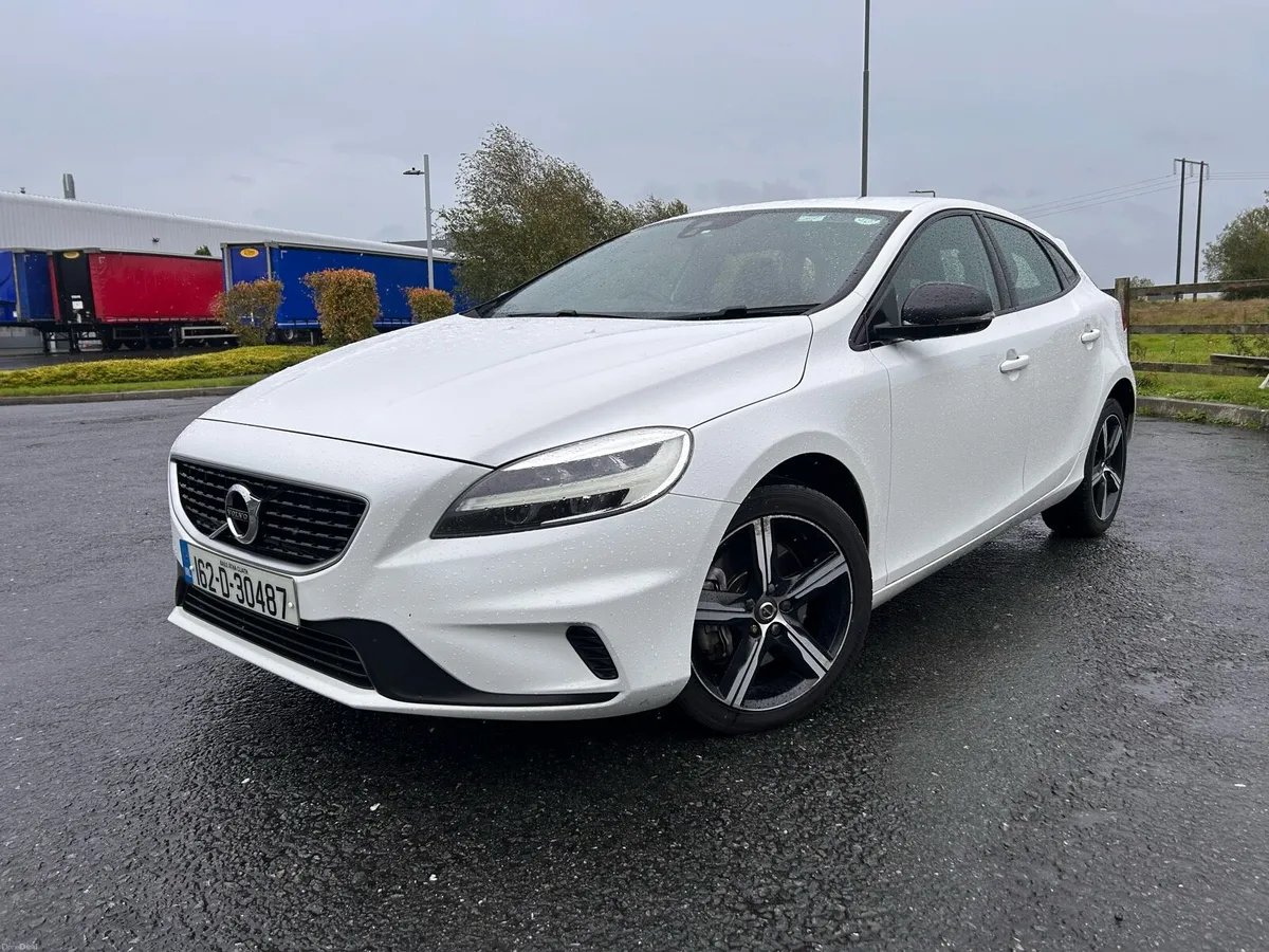 Volvo V40 NCT 07/28 - Image 1