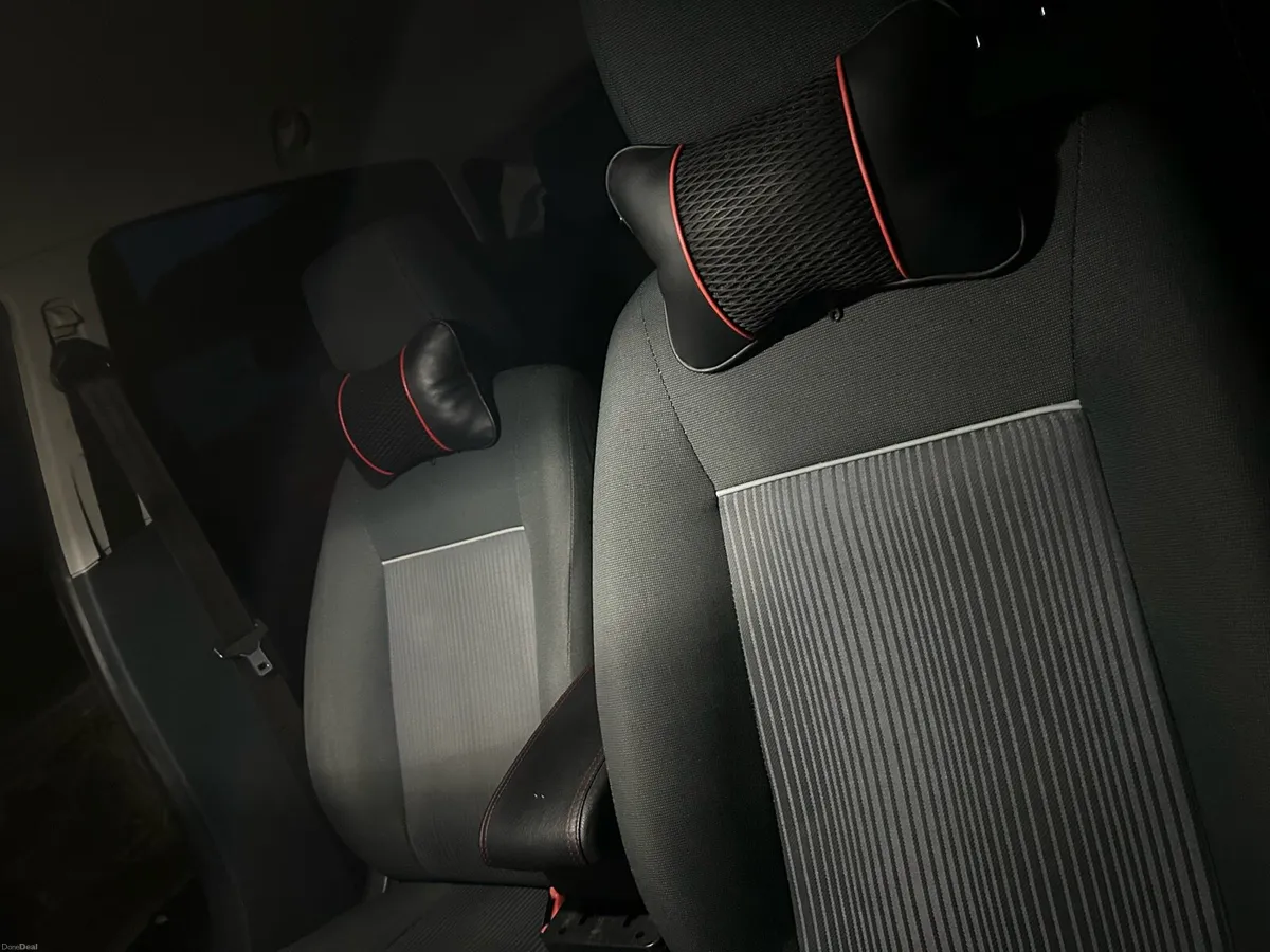 Car - Image 4