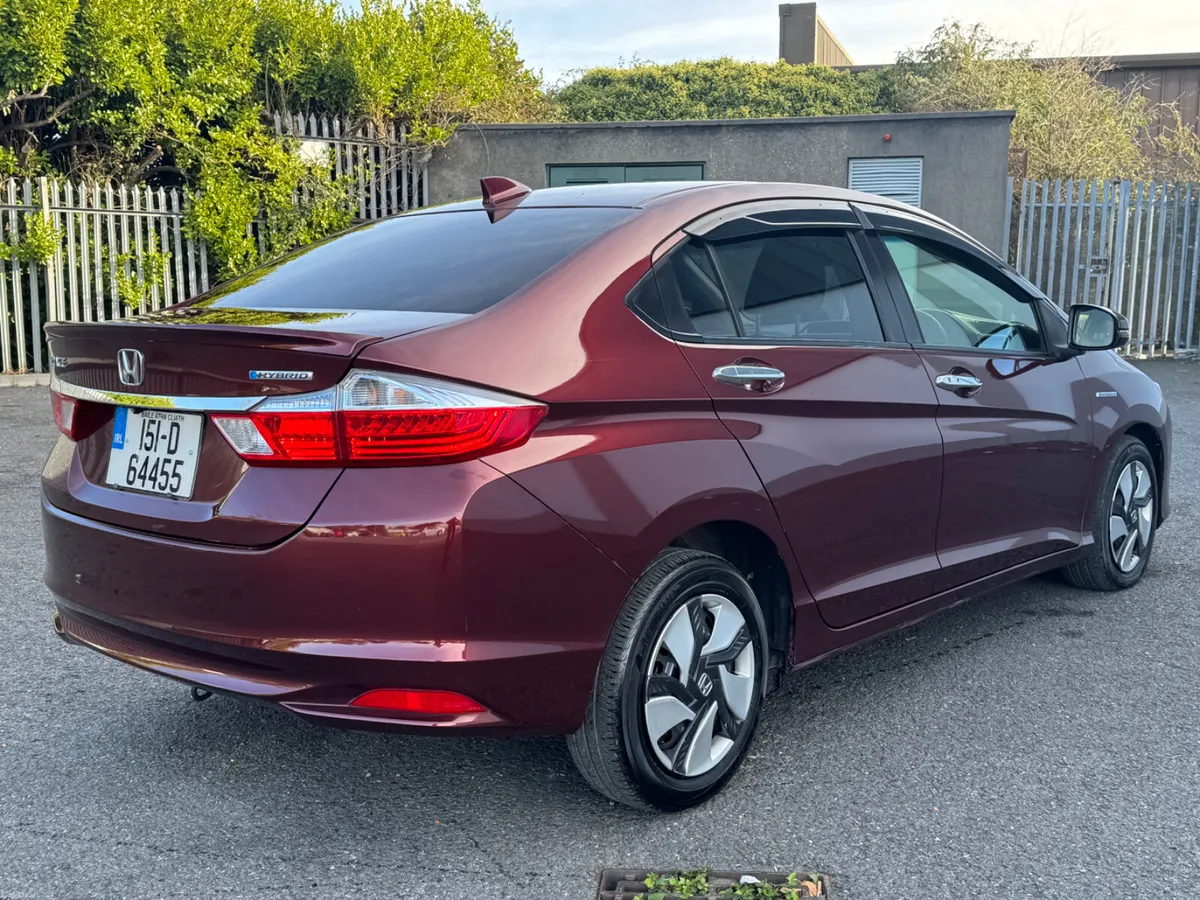 Honda Grace 2015 Hybrid 1.5 Automatic - Image 4