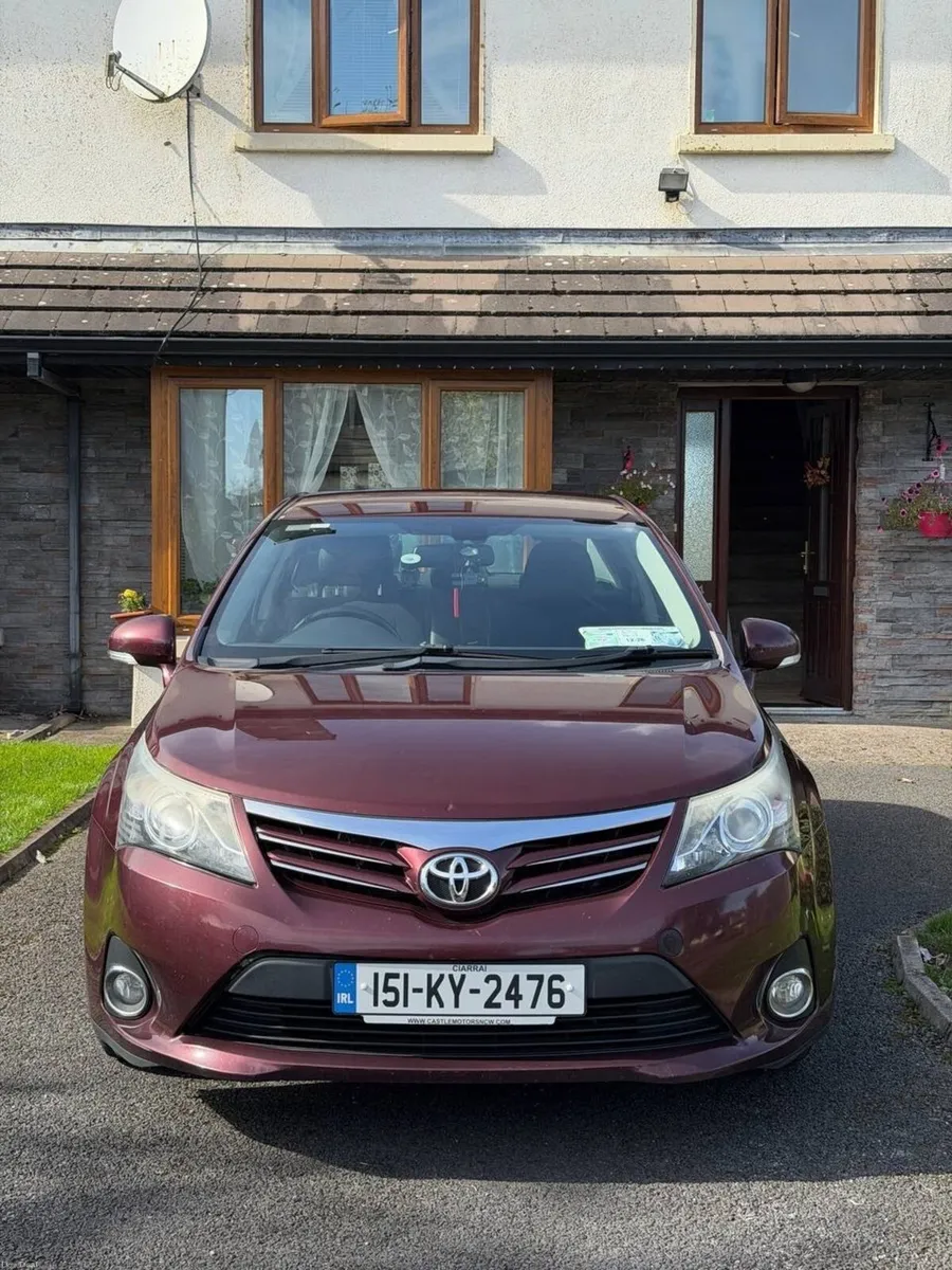 2015 Toyota Avensis 2.0 D-4D Saloon - Image 2
