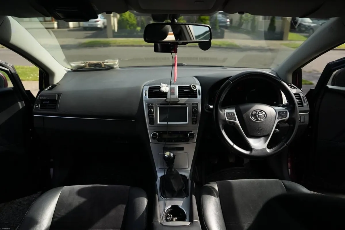2015 Toyota Avensis 2.0 D-4D Saloon - Image 6