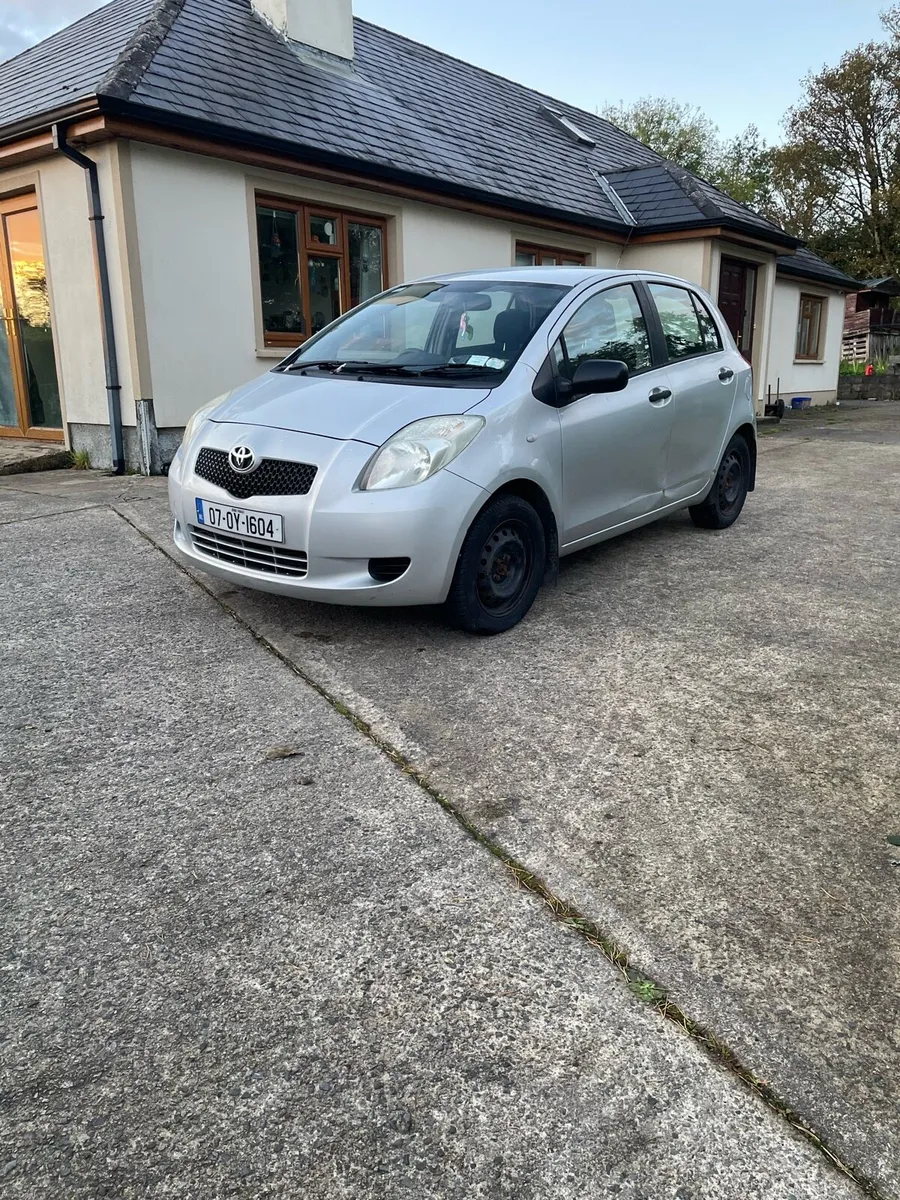 2007 Toyota Yaris - Image 1