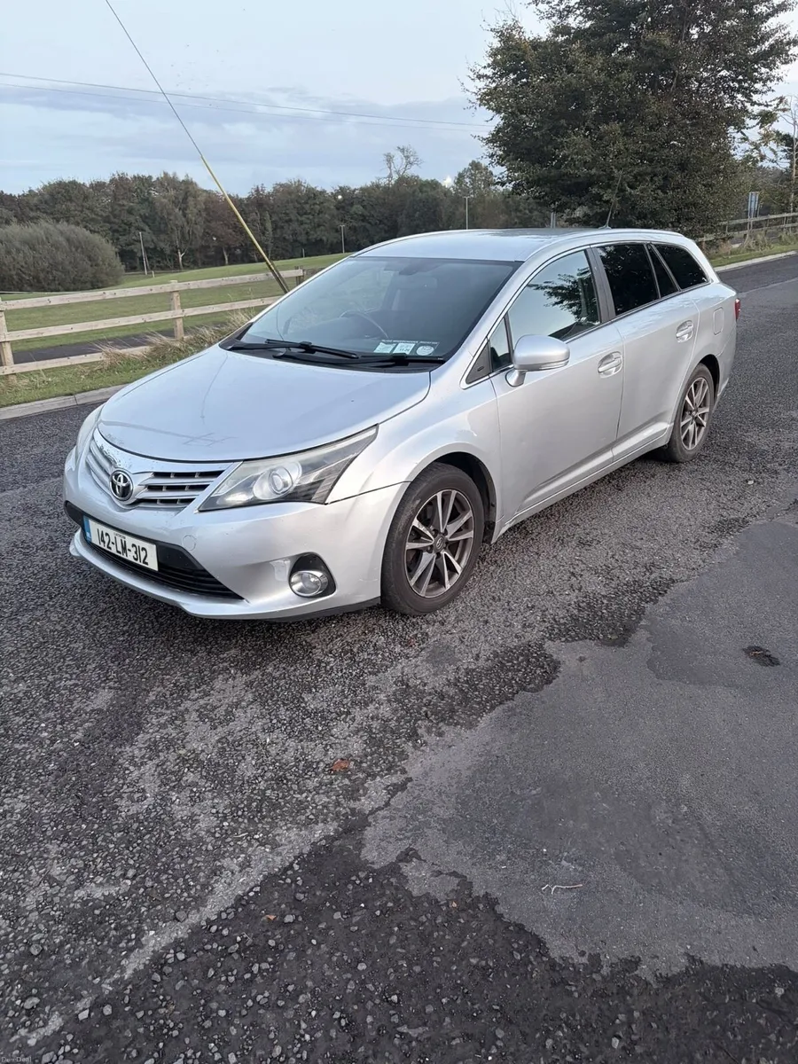 Toyota avensis 2014 2 litre Diesel Esate - Image 6