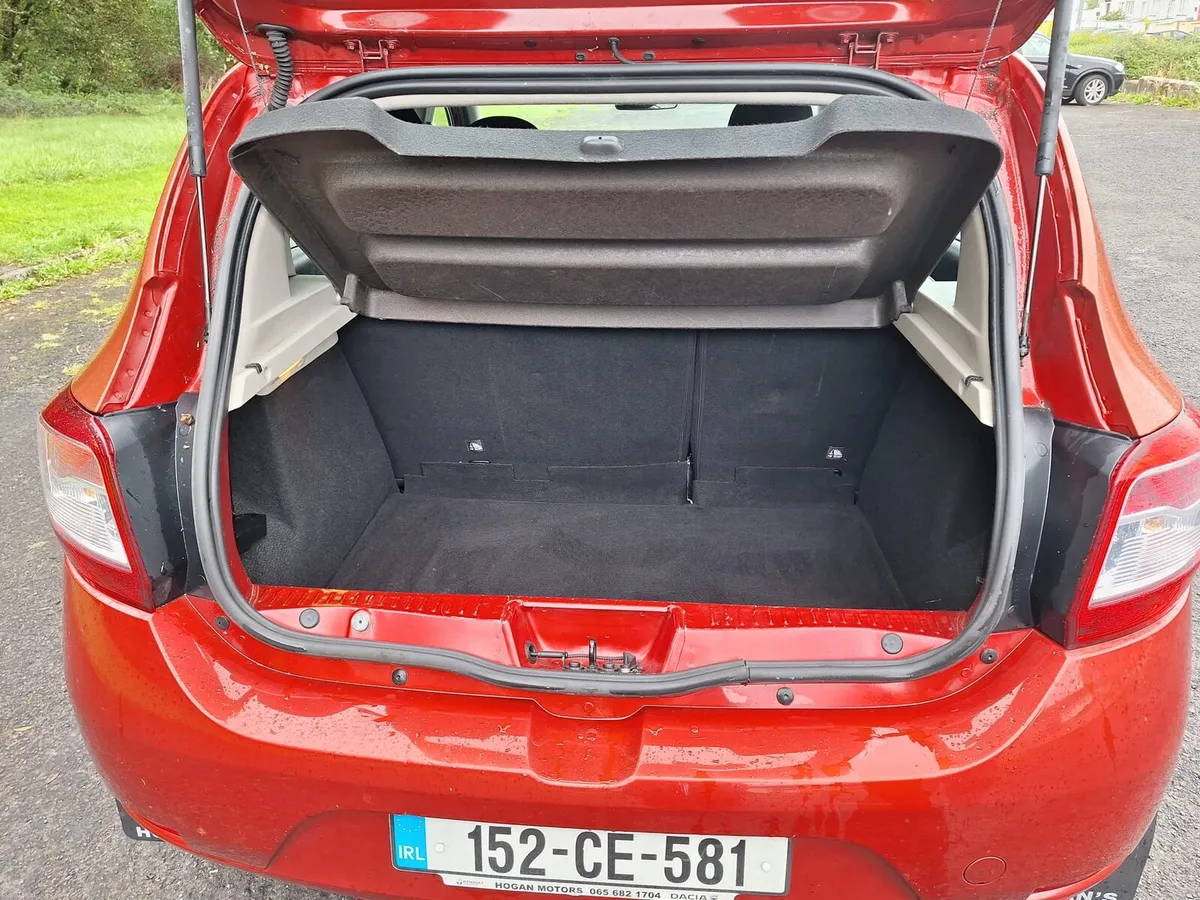 Dacia Sanero 1.2lt petrol Red. - Image 6