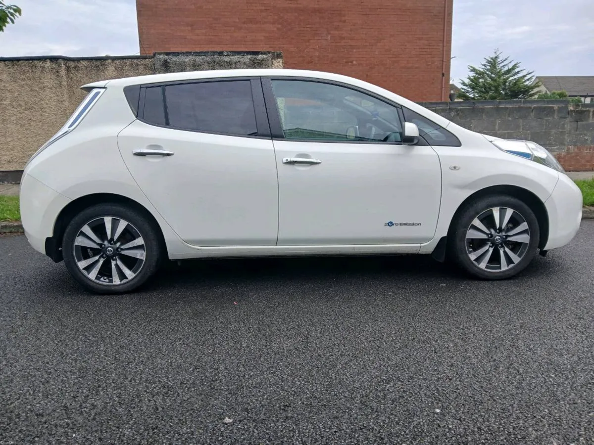 152 nissan leaf fully electric - Image 1