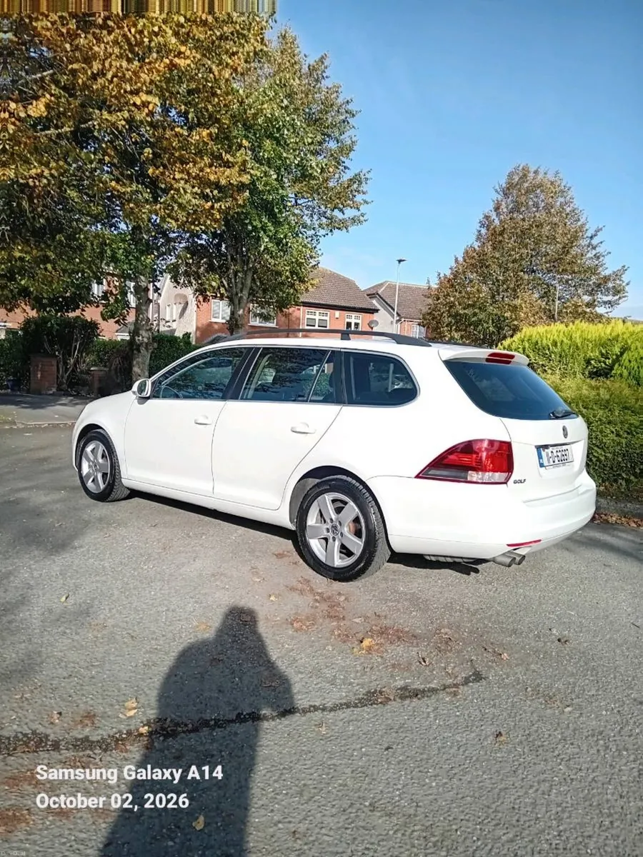VOLKSWAGEN GOLF AUTOMATIC LOW MILEAGE - Image 6