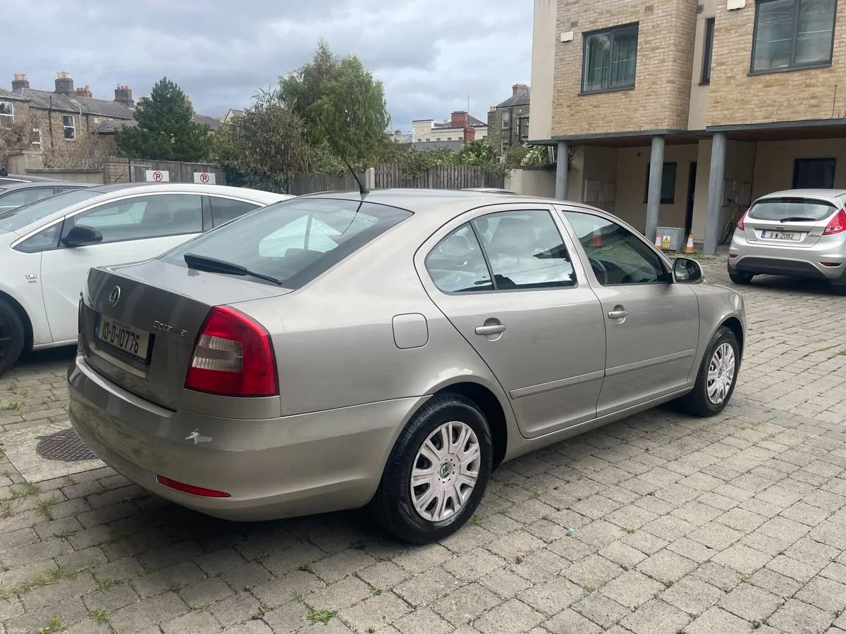 Skoda Octavia 2010 - Image 4