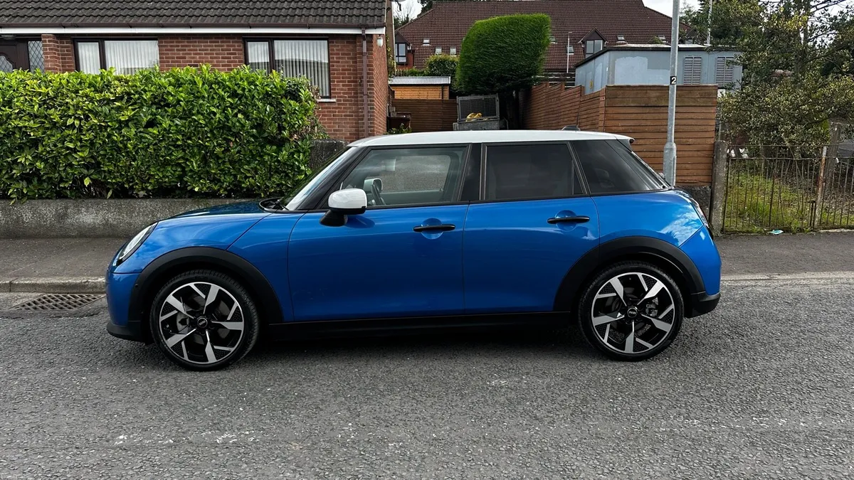 2025 MINI Cooper Exclusive C Auto - Image 4