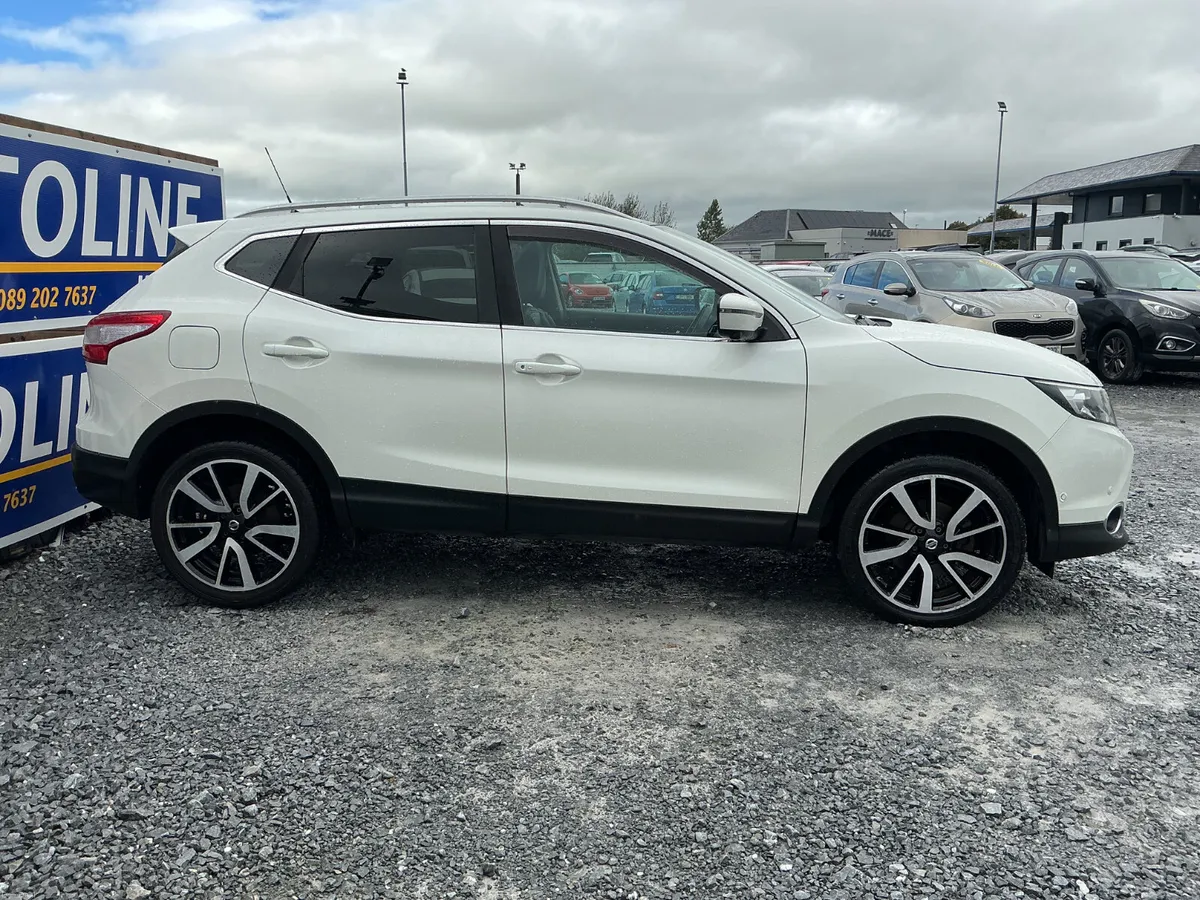 NISSAN QASHQAI 1.5 DIESEL LEATHER PANORAMIC ROOF - Image 6