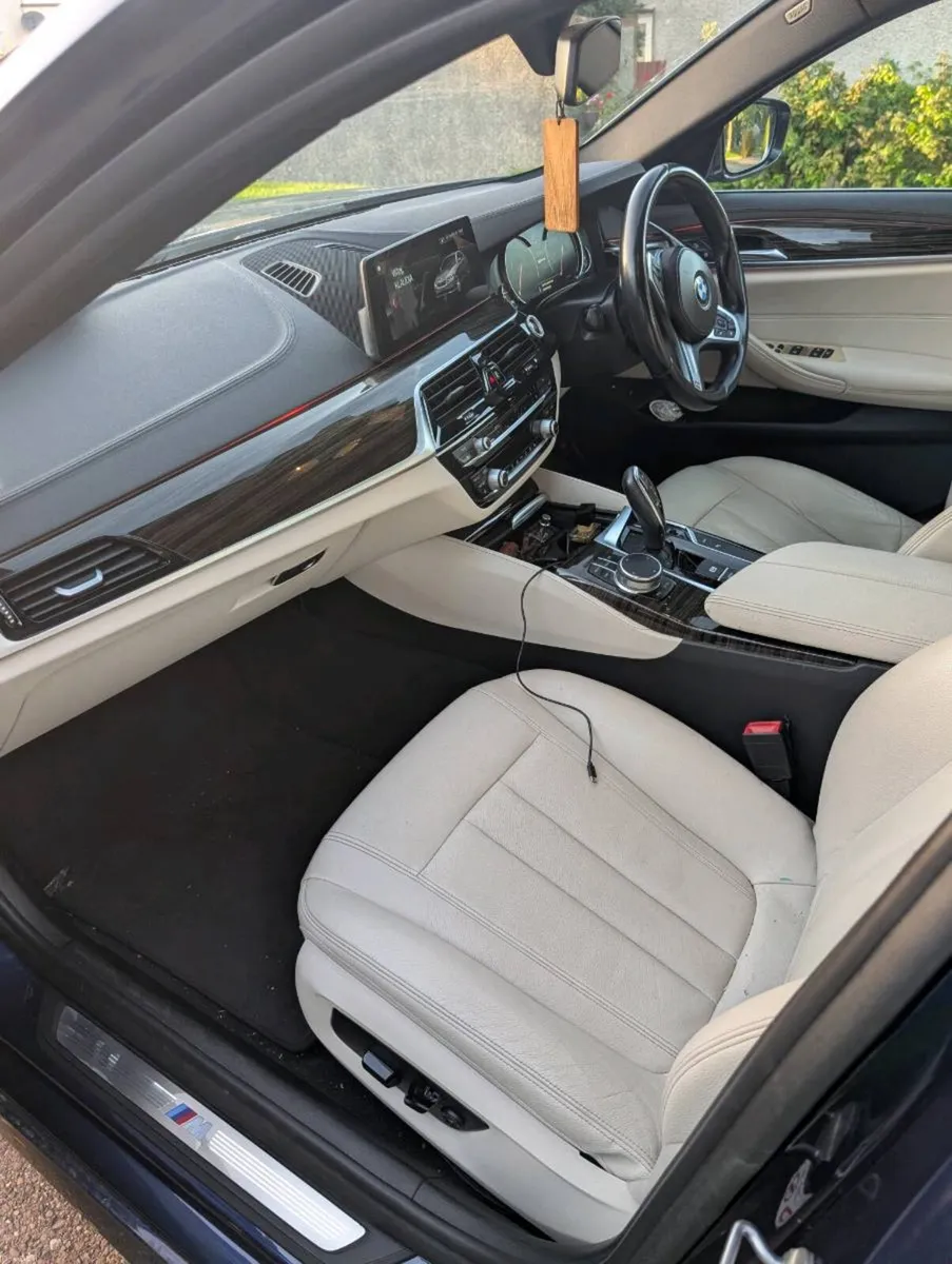 BMW 5 series hybrid sport - Image 4