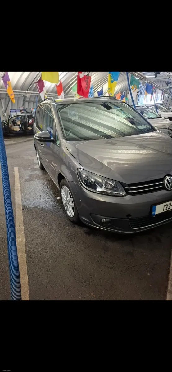 Volkswagen Touran 2013 - Image 1