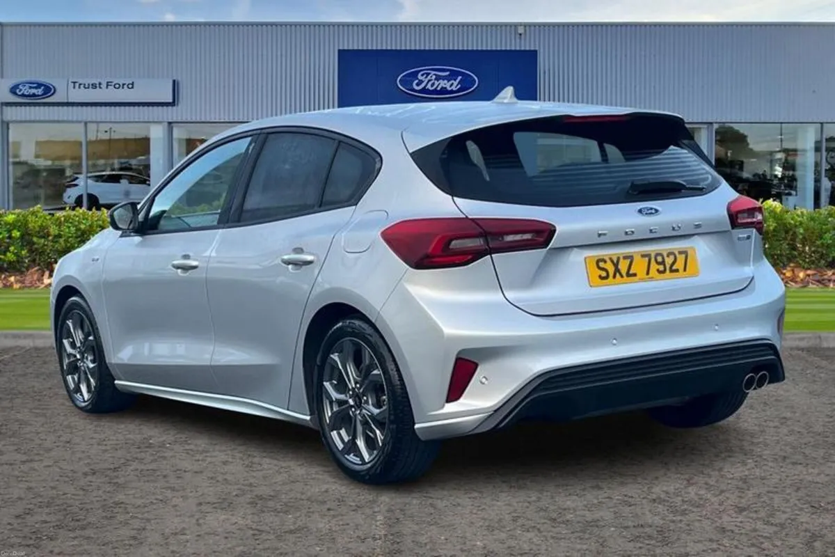 Ford Focus 1.0T EcoBoost MHEV ST-Line Hatchback 5d - Image 2