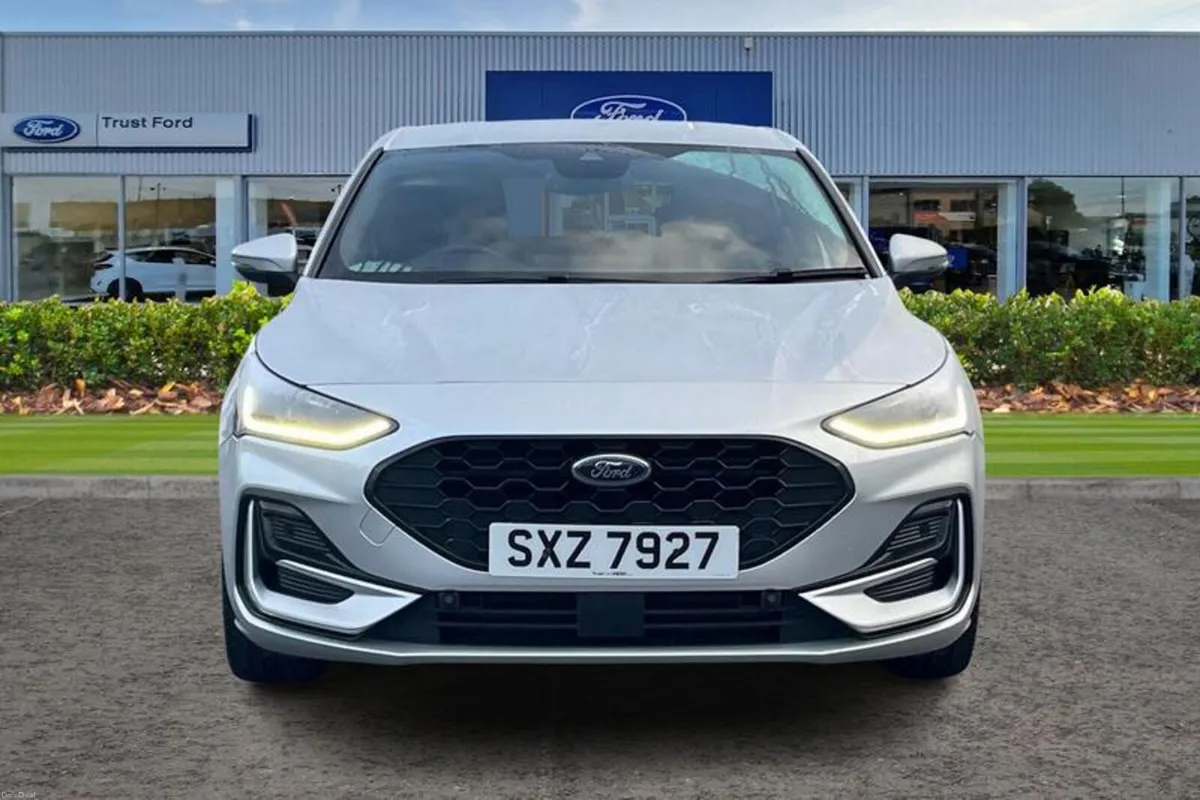 Ford Focus 1.0T EcoBoost MHEV ST-Line Hatchback 5d - Image 6