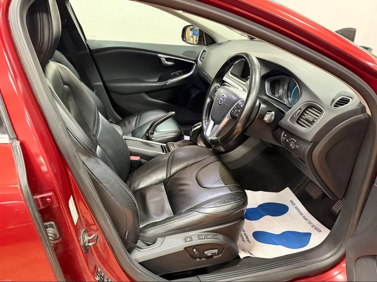 Volvo V40 D4 Automatic 2.0L 5 cylinder engine rare - Image 3