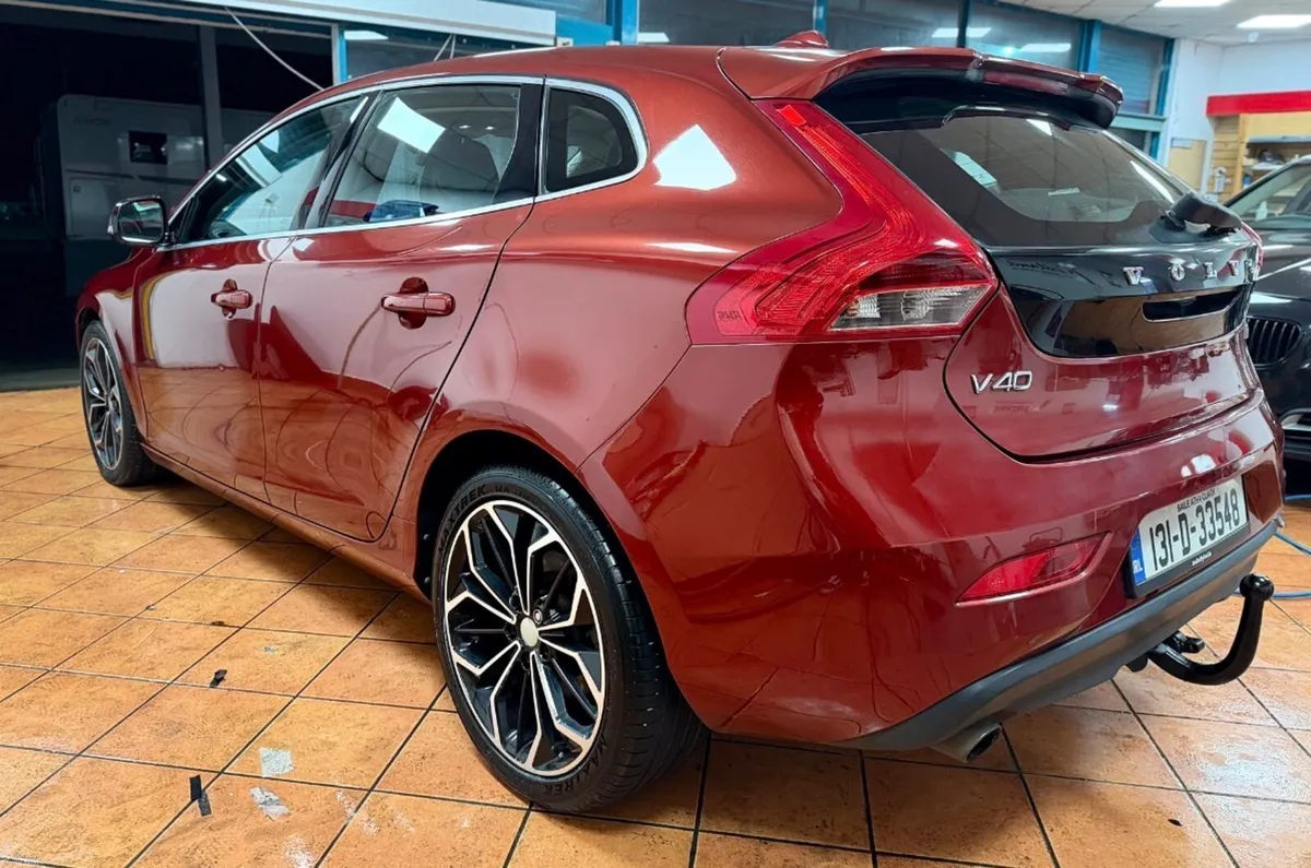 Volvo V40 D4 Automatic 2.0L 5 cylinder engine rare - Image 5