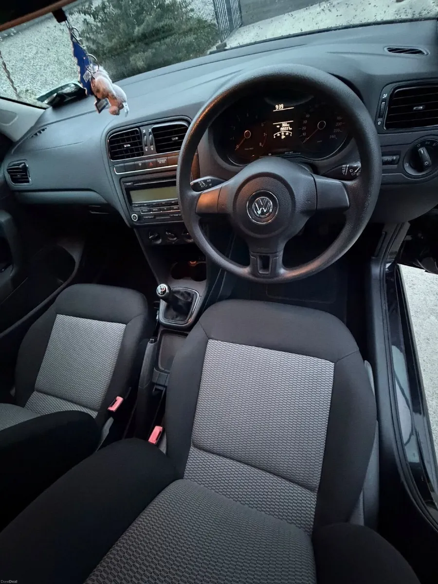 Volkswagen Polo 2010 - Image 4