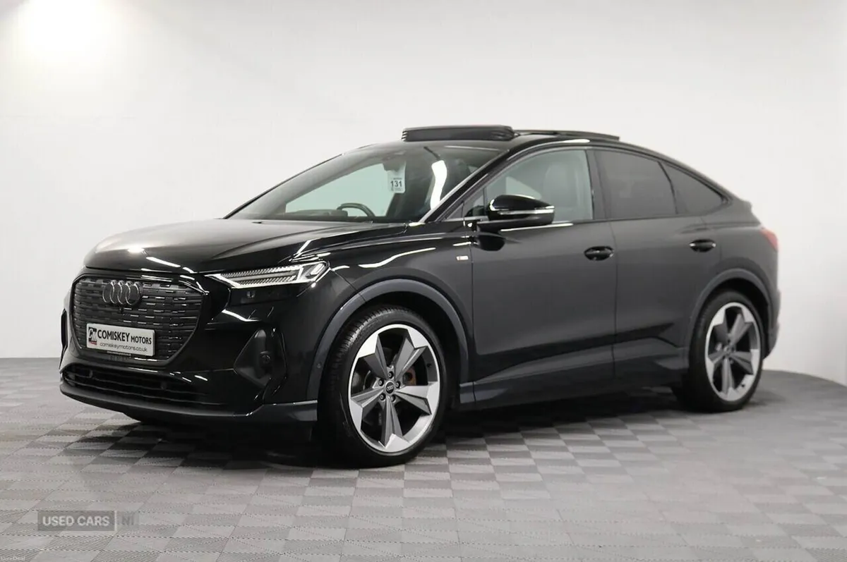 Audi Q4 e-tron Black Edition - Image 3