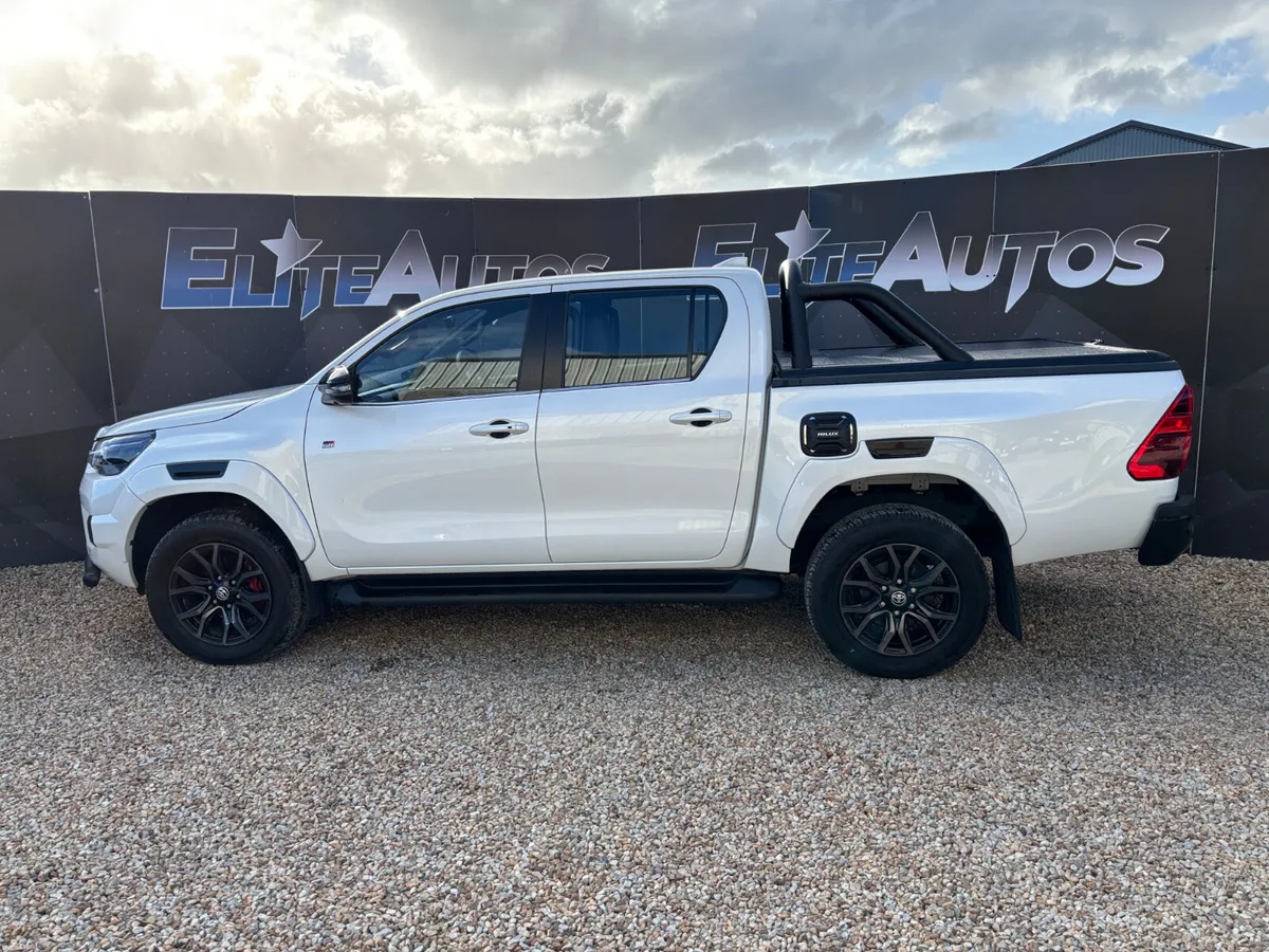 Toyota Hilux GR Sport 2.4 Auto 2024 - Image 6
