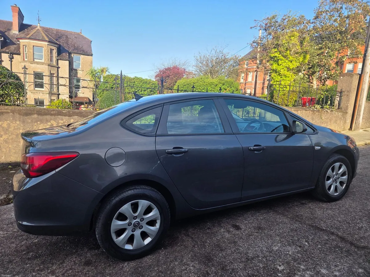 151 Opel Astra 1.6CDTI. Immaculate  Nct& Tax - Image 4