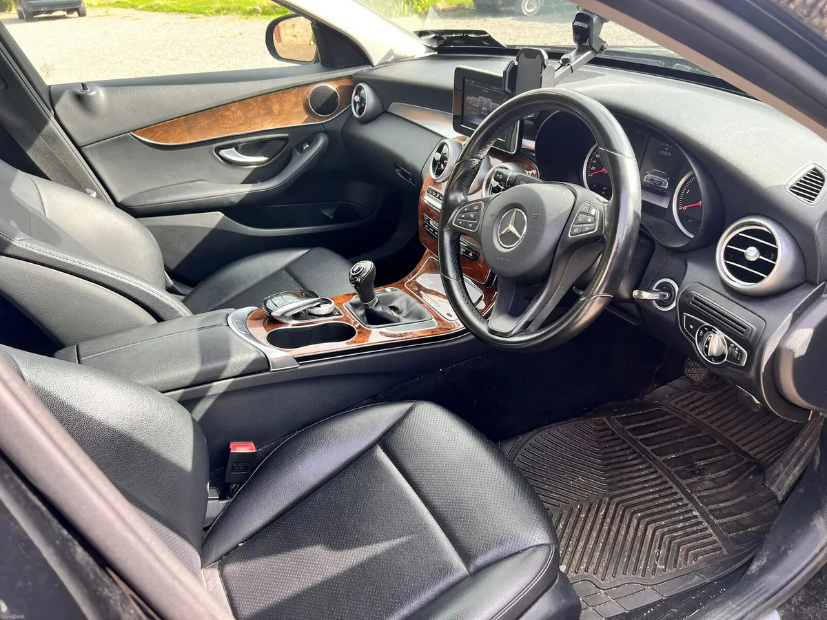 Mercedes - Image 2