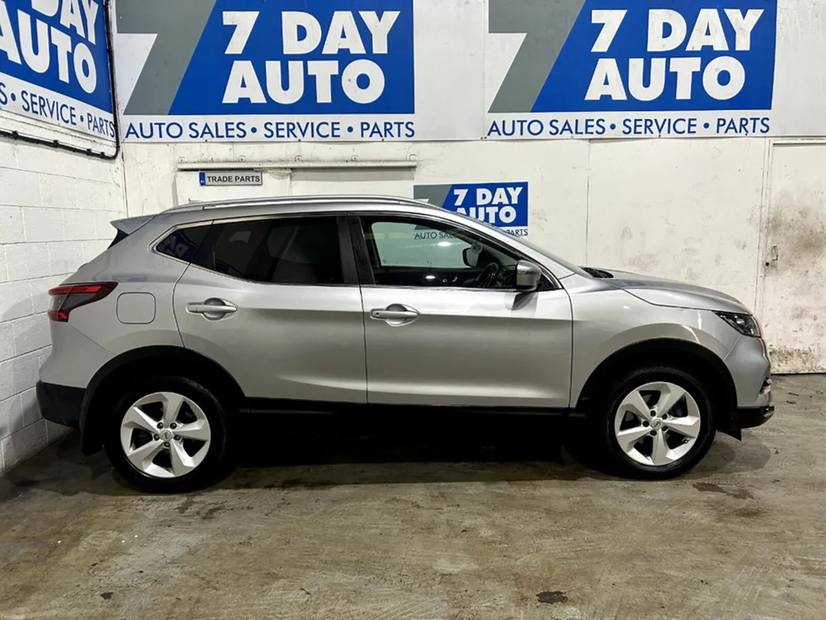 Nissan Qashqai 1.5 SV 18 4DR - Image 3