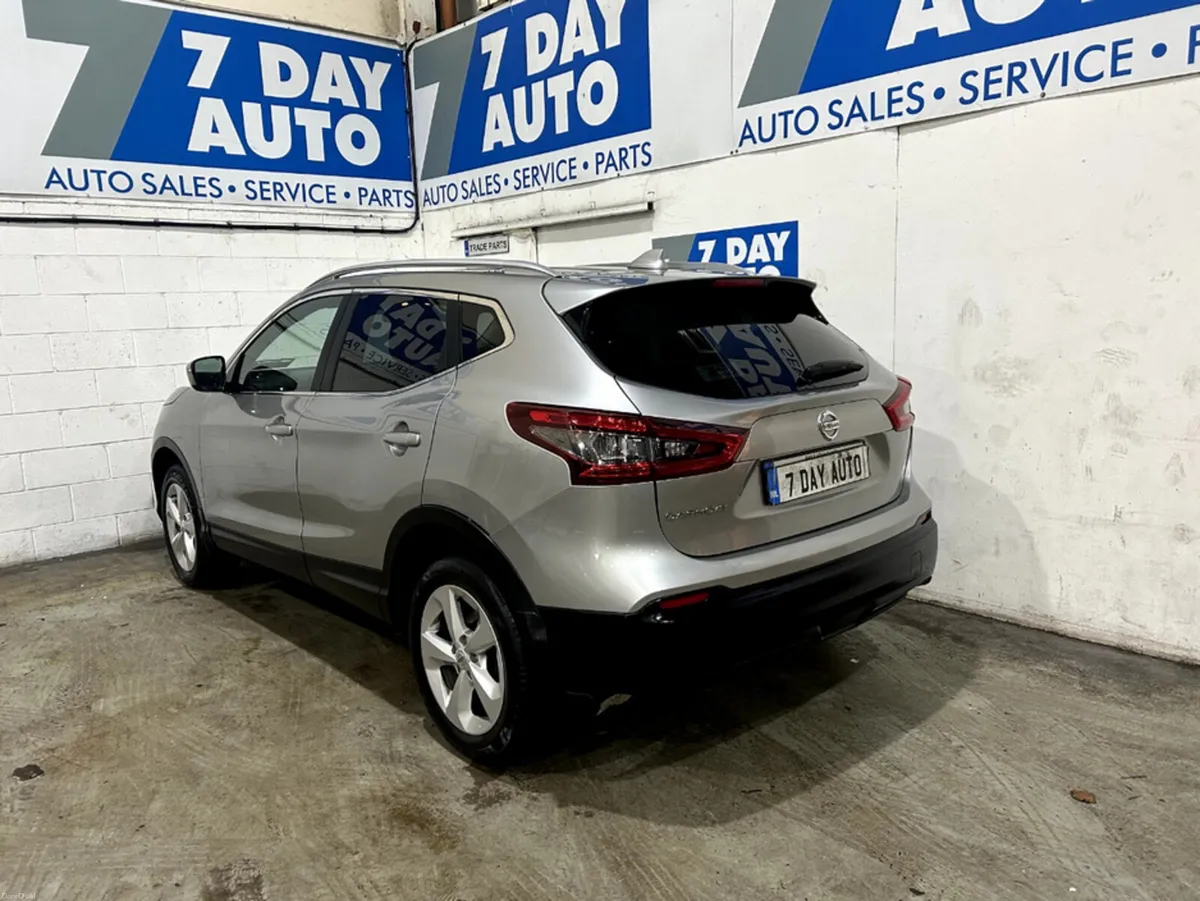Nissan Qashqai 1.5 SV 18 4DR - Image 5