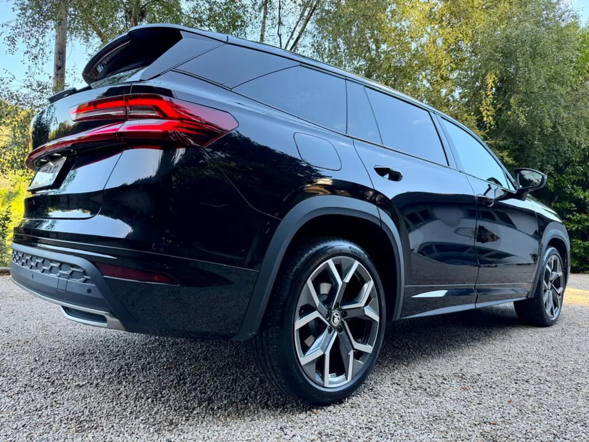 Skoda Kodiaq SPORTLINE 7 SEAT 1.5 TSI DSG *Adaptiv - Image 4