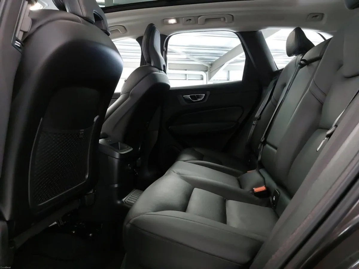 Volvo XC60 T6 Phev Core AWD - Image 6