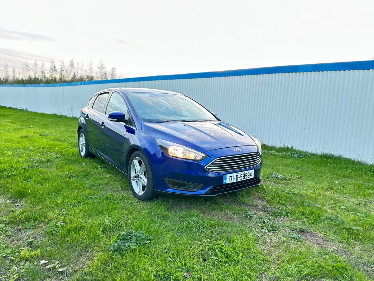 Ford Focus 2017  new         nct 08/27 - Image 1
