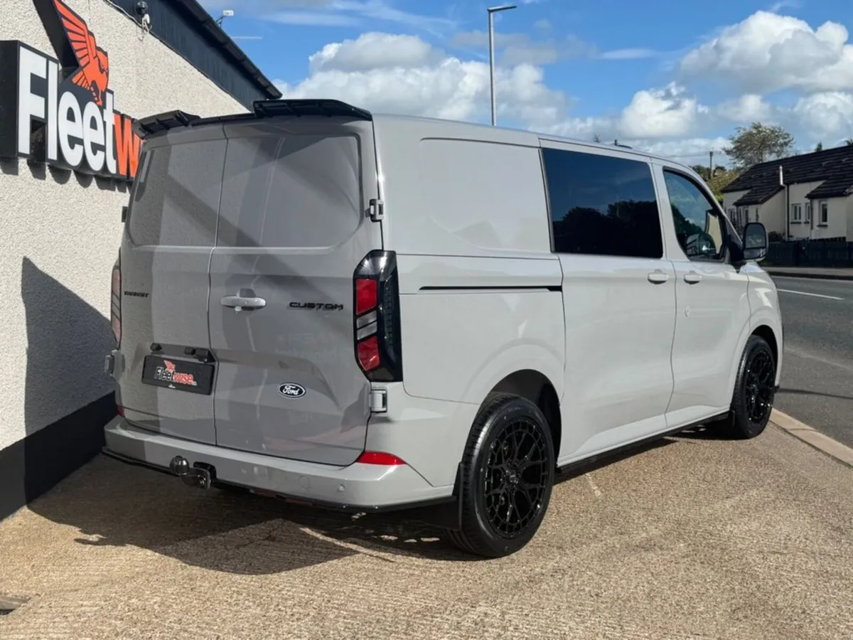 2.0 320 EcoBlue Limited Crew Van Double Cab 5dr Di - Image 4