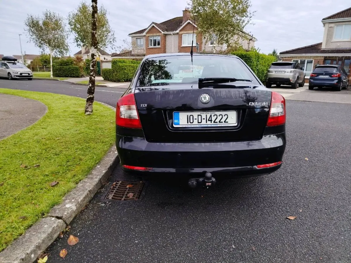 2010 AUTOMATIC SKODA 1.6 DIESEL NCT & TAX LOW MILE - Image 2