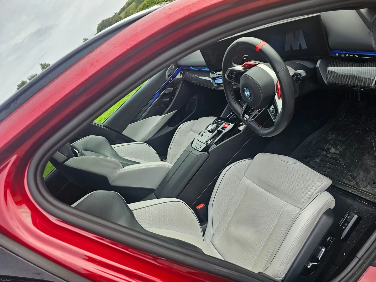 BMW M5 2025 - Image 2