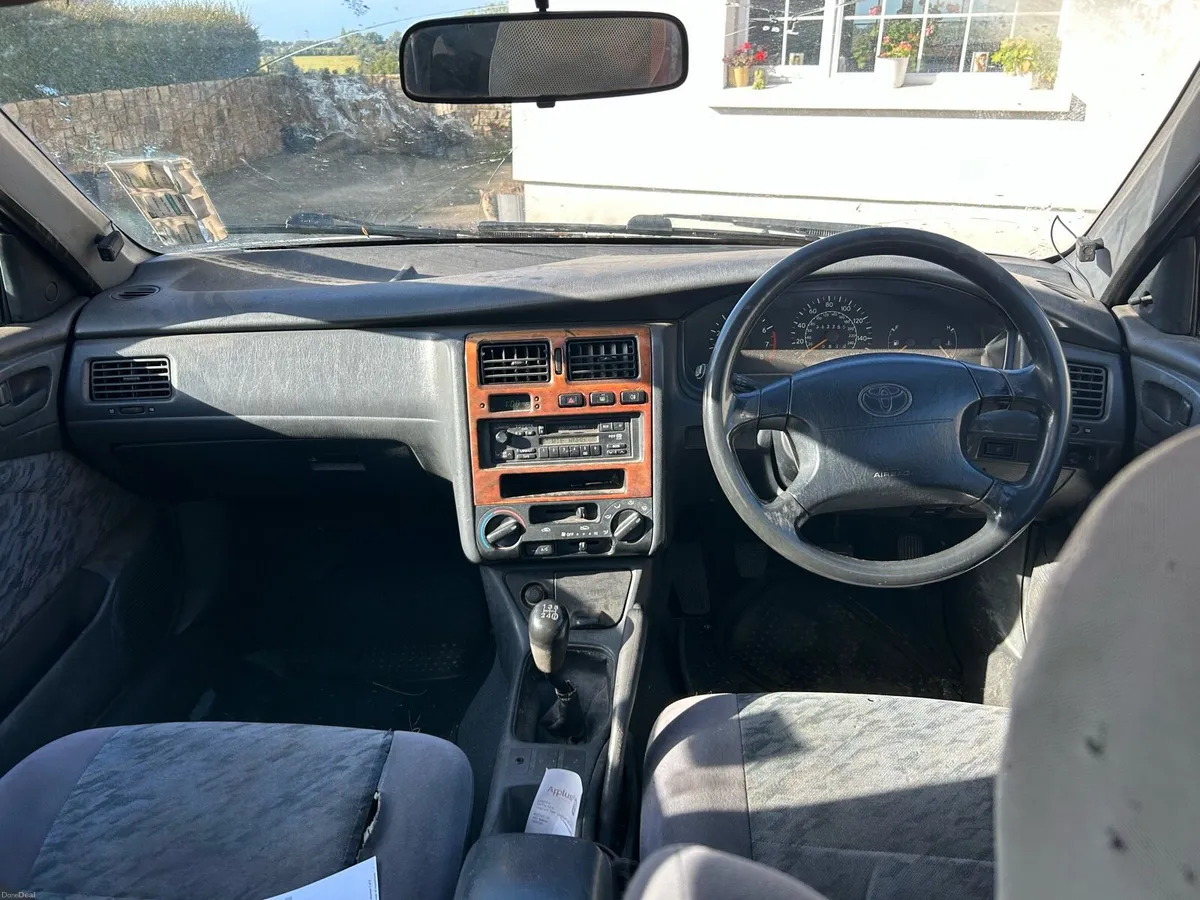 Toyota Carina E - Image 4