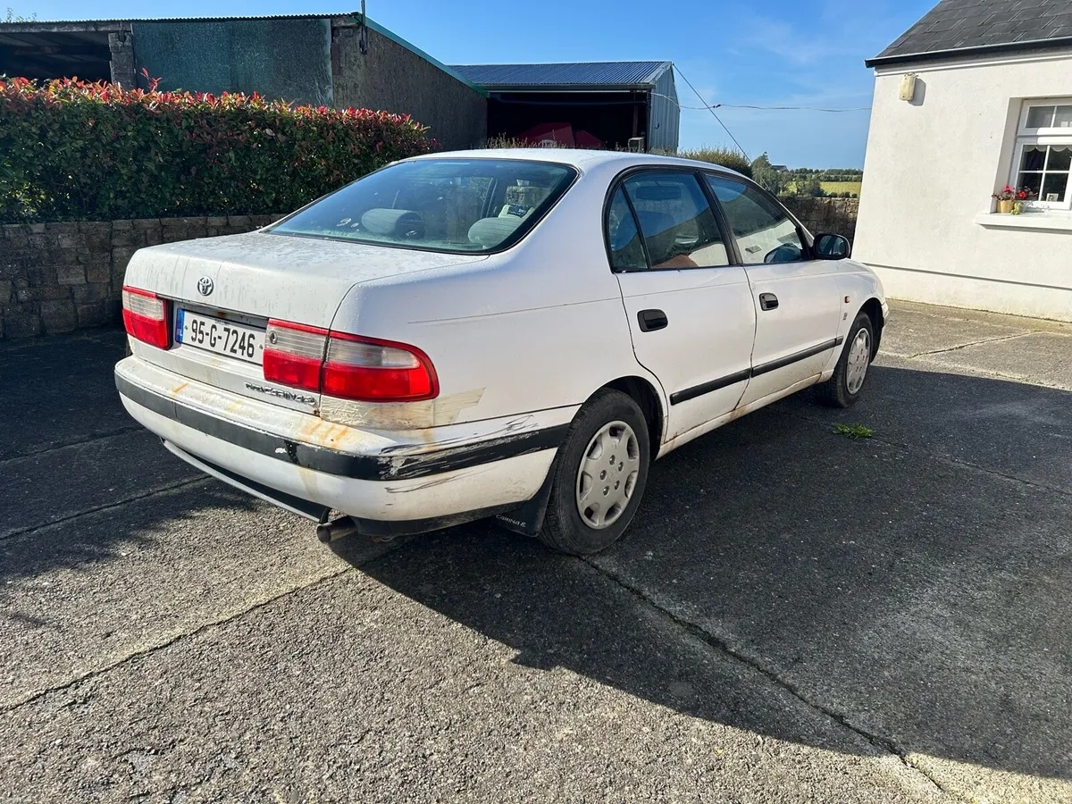 Toyota Carina E - Image 3