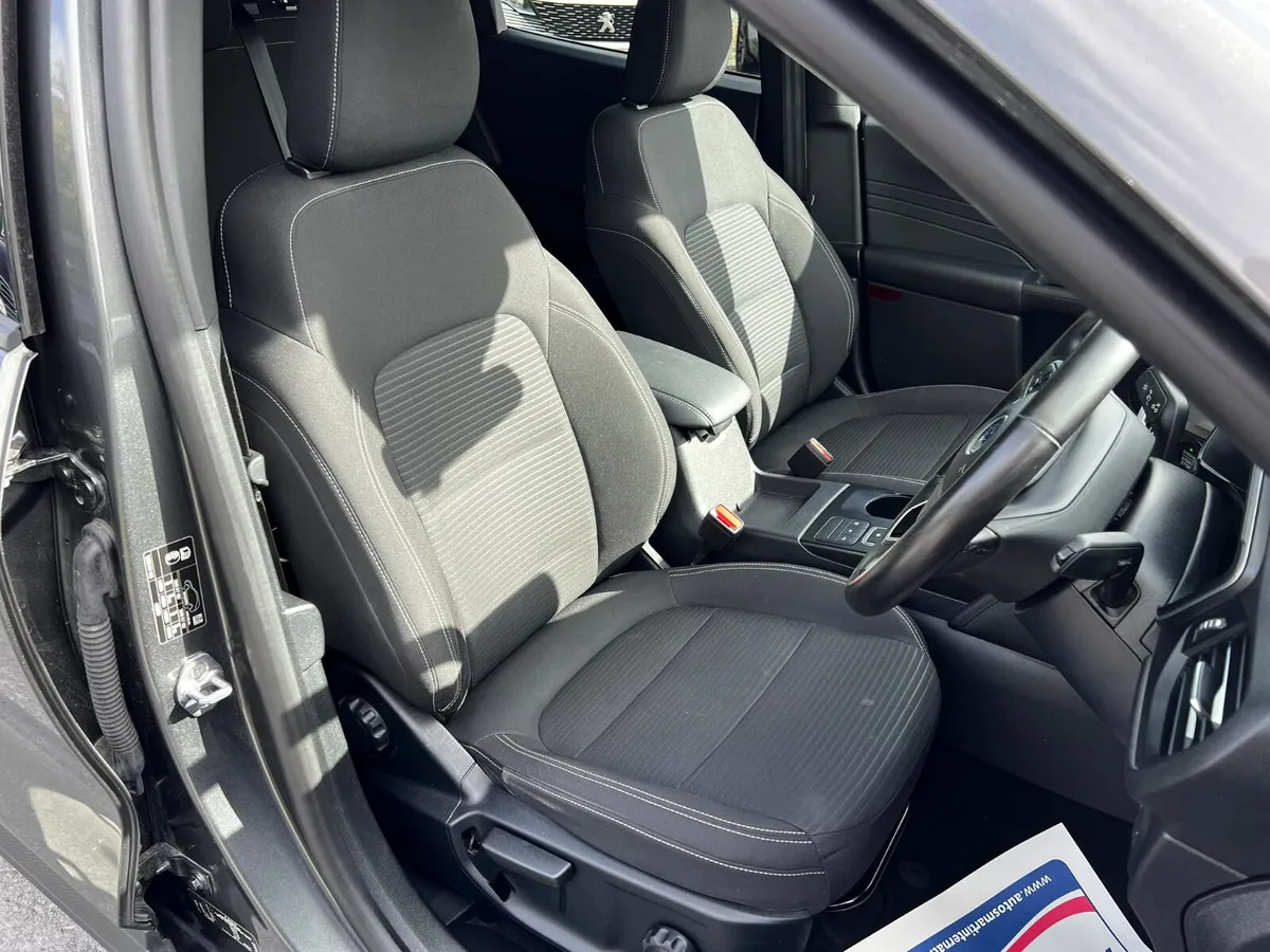Ford Kuga 2023 - Image 6