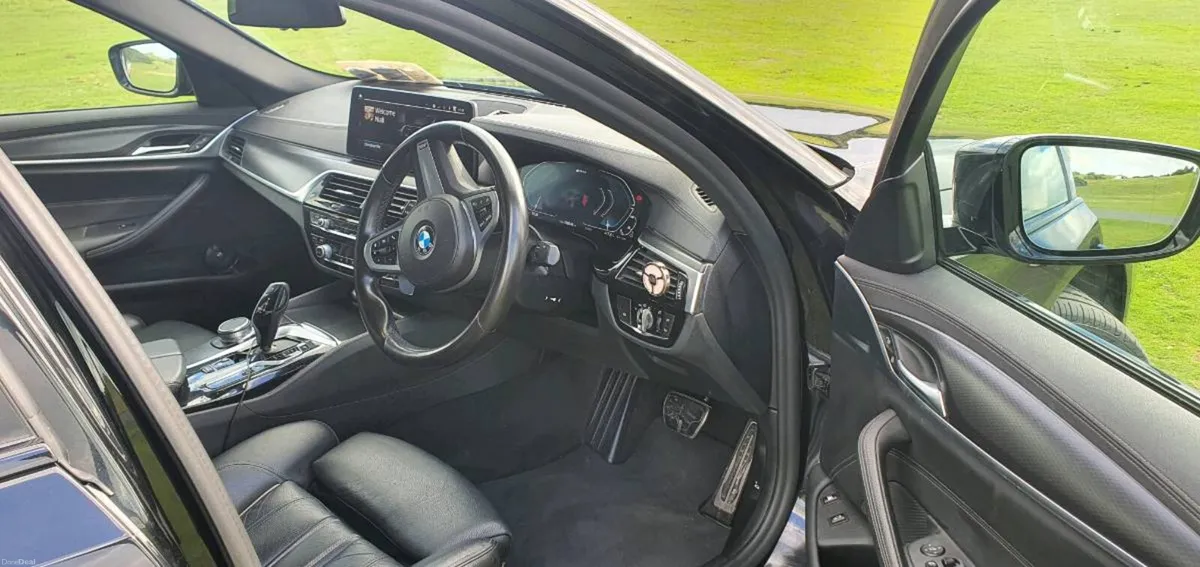 BMW 530e 2021 - Image 2