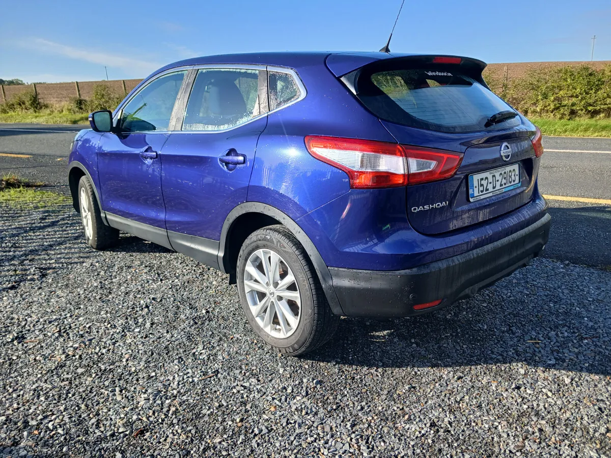 Automatic Nissan Qashqai 2015 1.2 petrol - Image 5