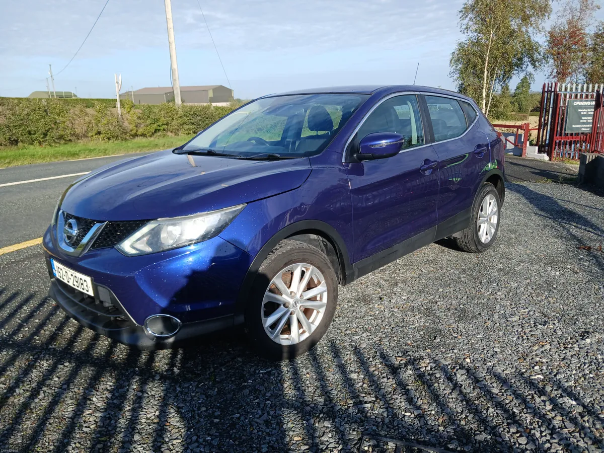 Automatic Nissan Qashqai 2015 1.2 petrol - Image 3