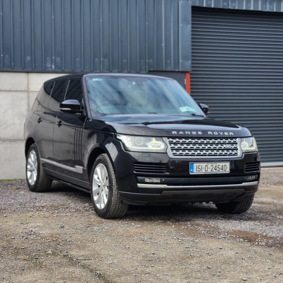 151 Range Rover Vogue 3.0D Low Miles - Image 2