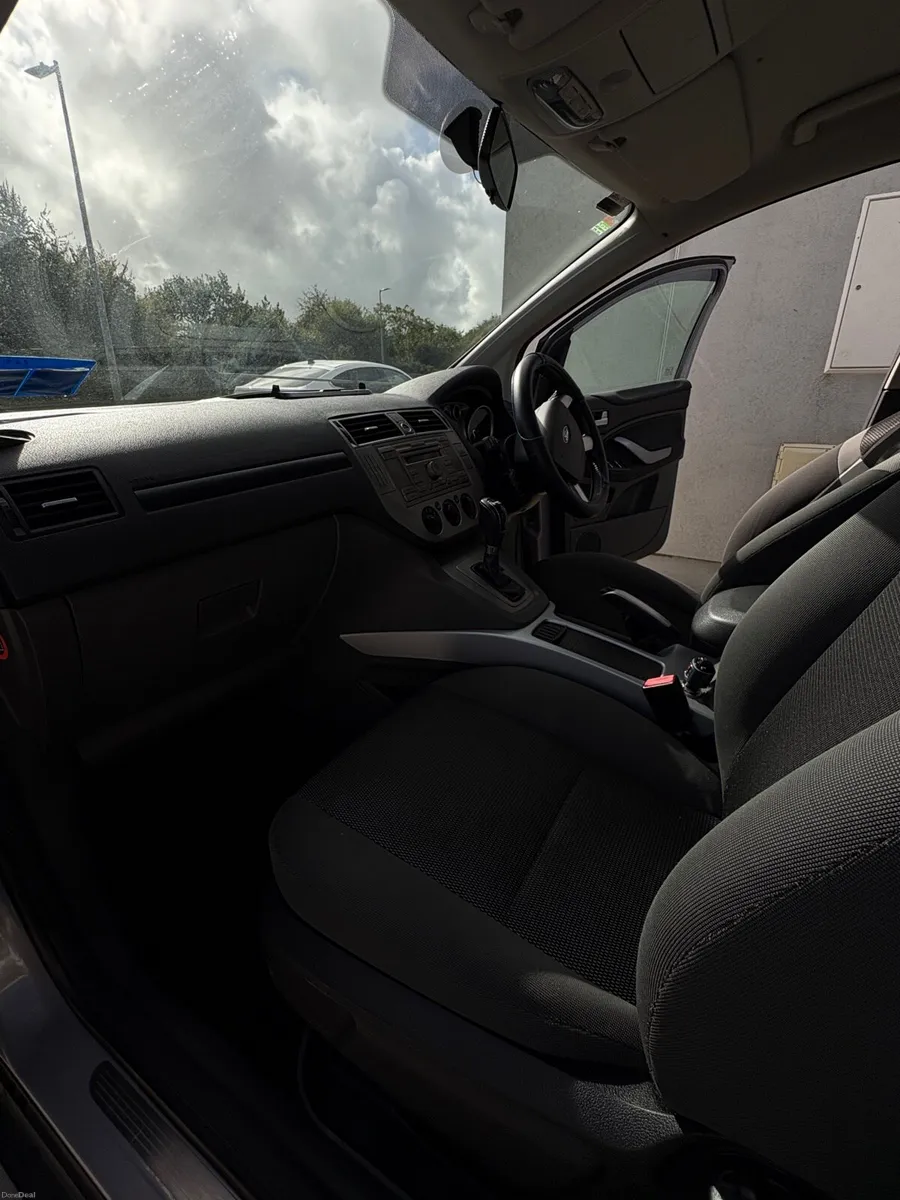Ford kuga 2012 automatic - Image 4