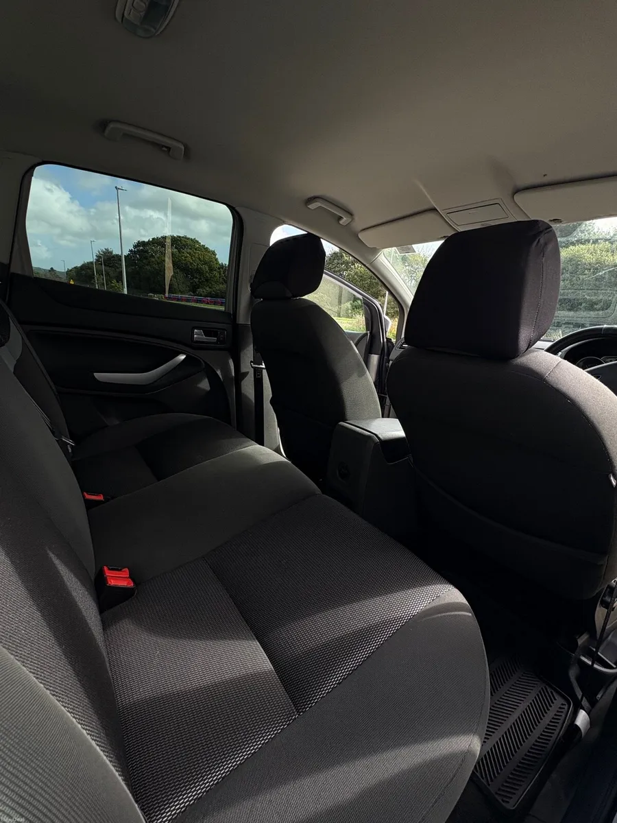 Ford kuga 2012 automatic - Image 5