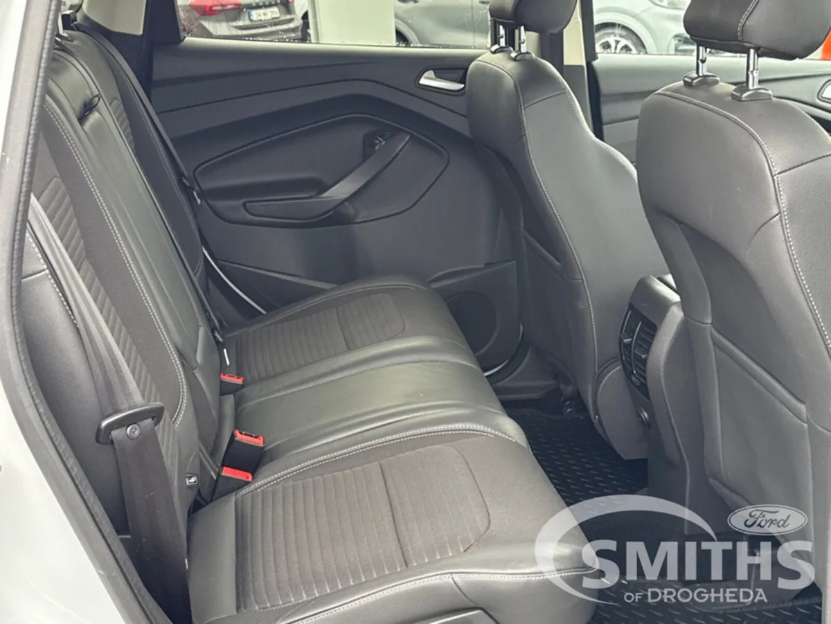 Ford Kuga TITANIUM 1.5TD 120PS - Image 6