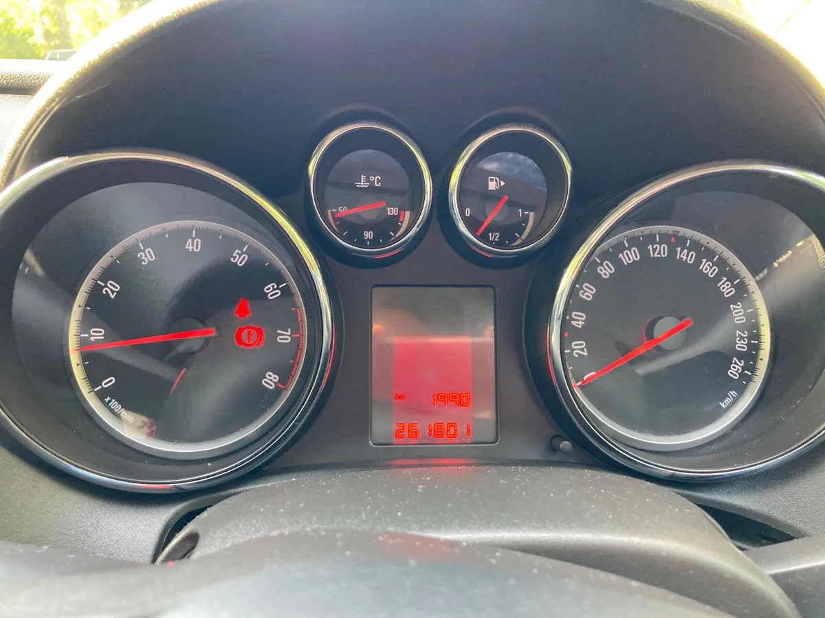 2013 Opel Astra 1.4 Petrol 100 BHP - Image 5