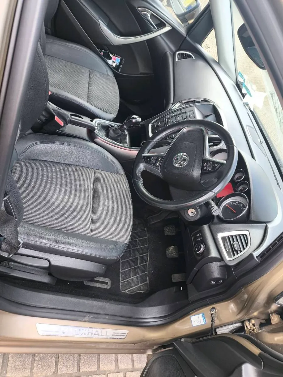 Opel astra 2013 1.6 petrol - Image 4