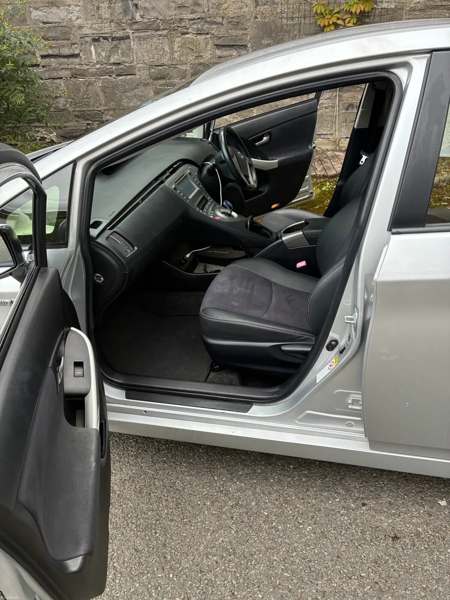 2012 Toyota Prius Hybrid, 178,908 km - Image 6