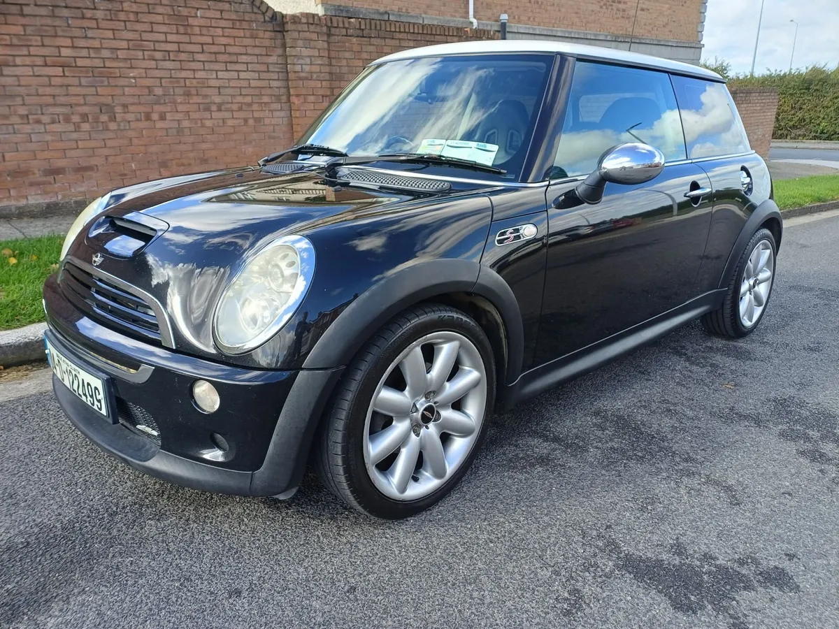 Mini Cooper R53 Works 2004 - Image 1