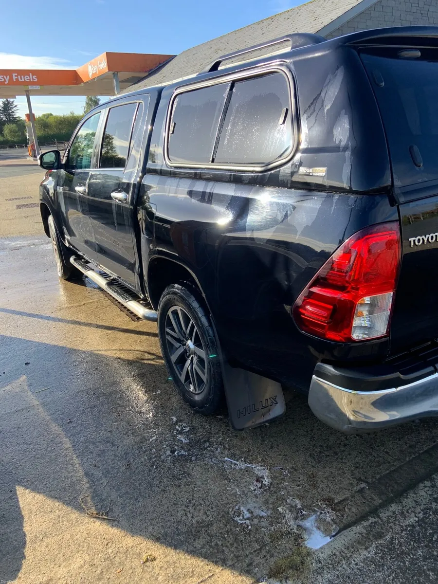 Toyota Hilux 2017 - Image 3